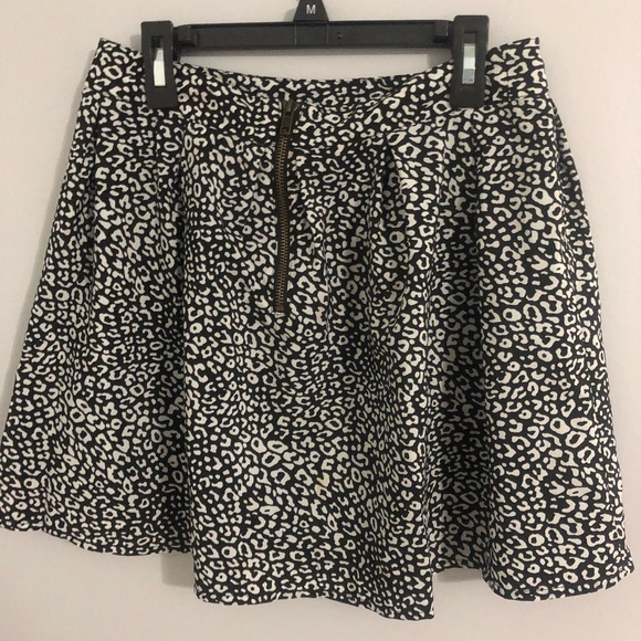 Aeropostale black n white mini skirt; size S - Picture 2 of 3